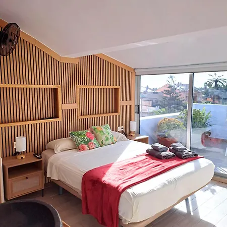 Banana Beach Patacona Rooms-3